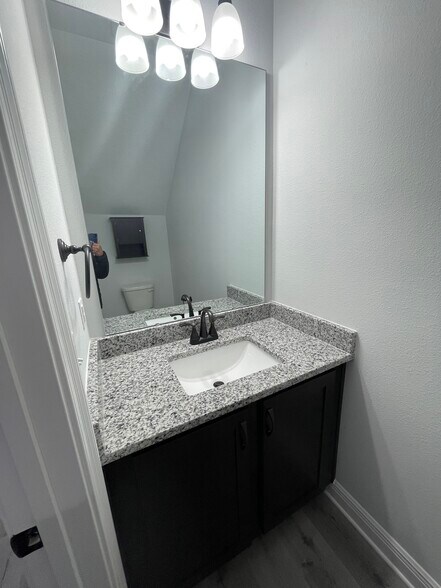 Building Photo - 1703 Sound Haven Ct