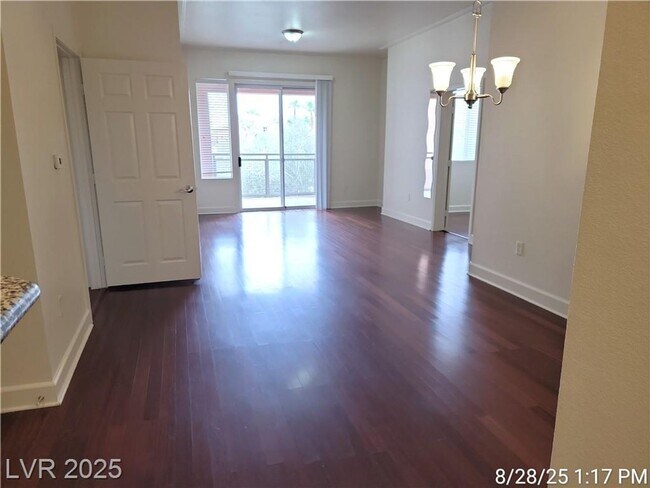 Building Photo - FABULOUS PARK AVENUE--MIDRISE LIVING!!