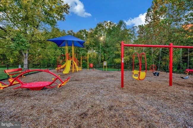 Building Photo - 3890 Mariposa Pl