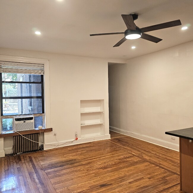 Building Photo - 243 W 100th St