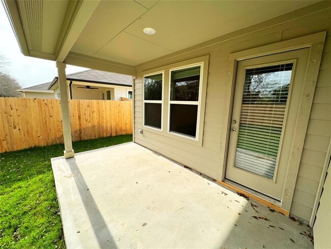 Building Photo - 204 Addison Pl