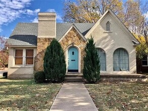 Building Photo - 3301 Rogers Ave