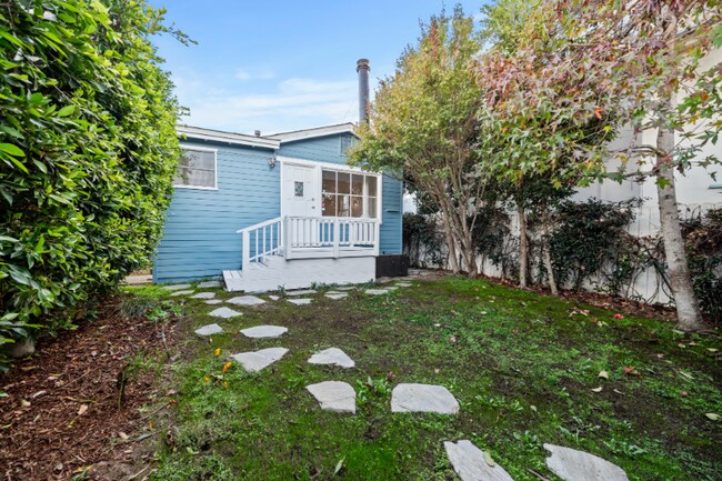 Building Photo - 26 Rose Ave