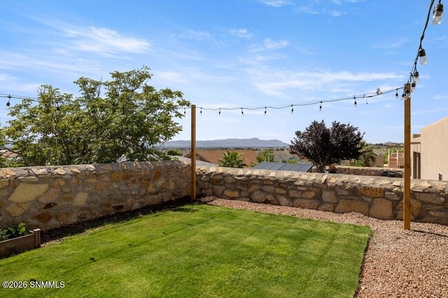 Building Photo - 2561 Desert Cove Pl