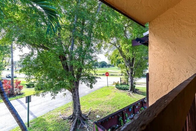 Building Photo - 6691 SW 137th Ct