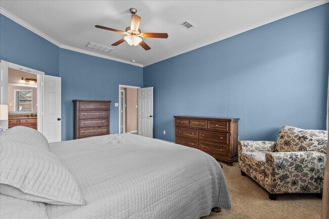 Building Photo - 606 West Fork