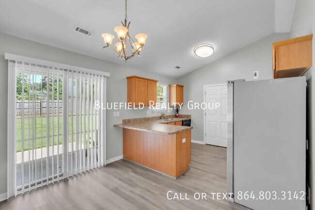Building Photo - 106 Pine Needle Rd