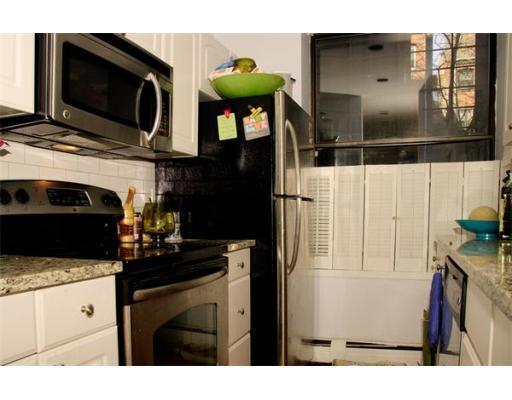 Building Photo - 407 Marlborough St