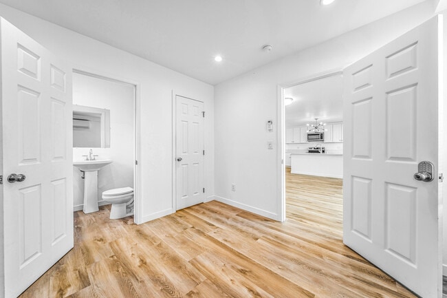 Building Photo - 1720 Petaluma Ave