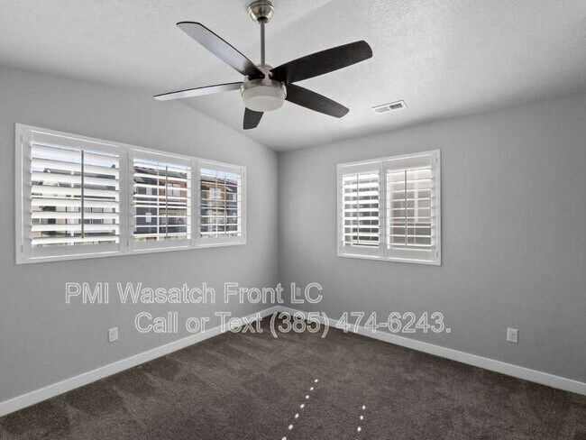Building Photo - 589 W Life Dr