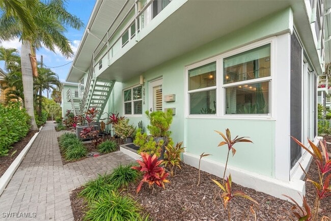 Building Photo - 291A 8th Ave S