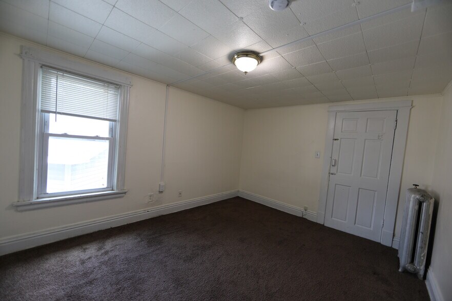 Building Photo - 117 N Bedford St