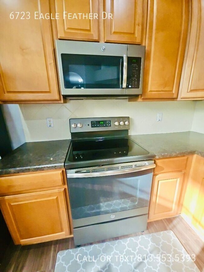 Building Photo - 6723 Eagle Feather Dr