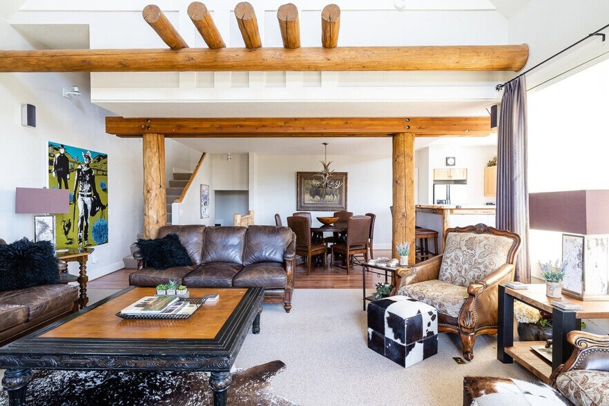 Building Photo - 4 Lower Saddle Ridge Rd