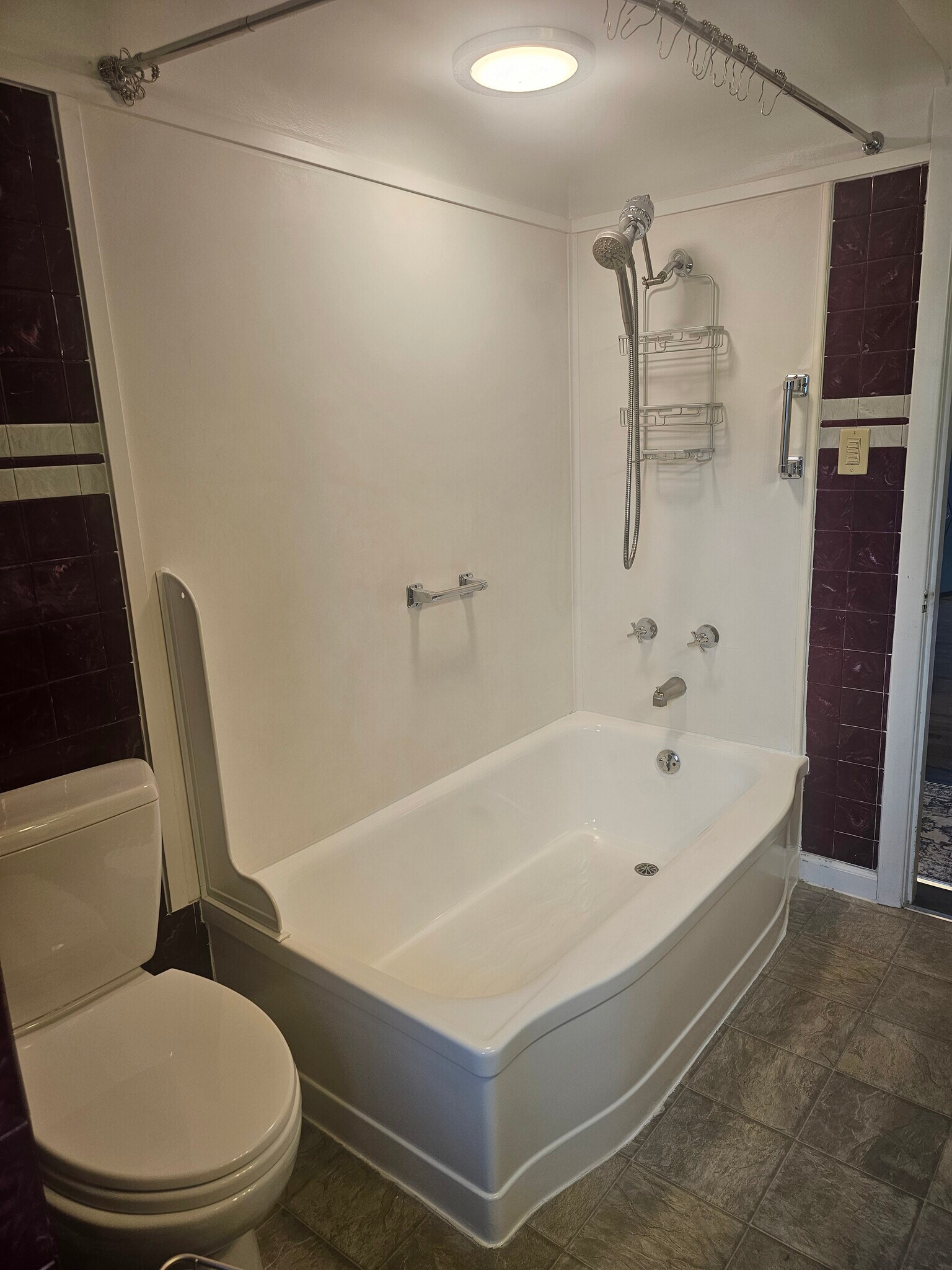 Building Photo - 6613 N Amherst St