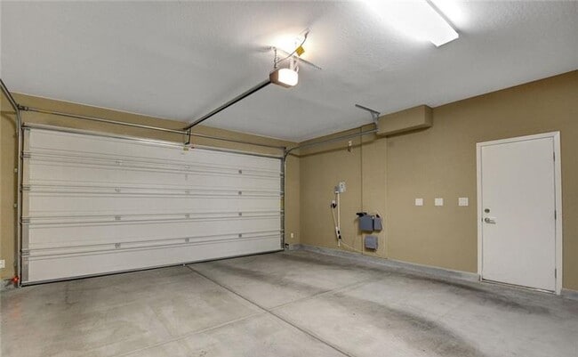 Building Photo - 443 Astillero St