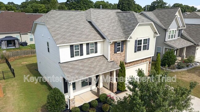 Building Photo - 504 Eagles Wy