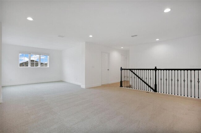 Building Photo - 7842 Syracuse Dr