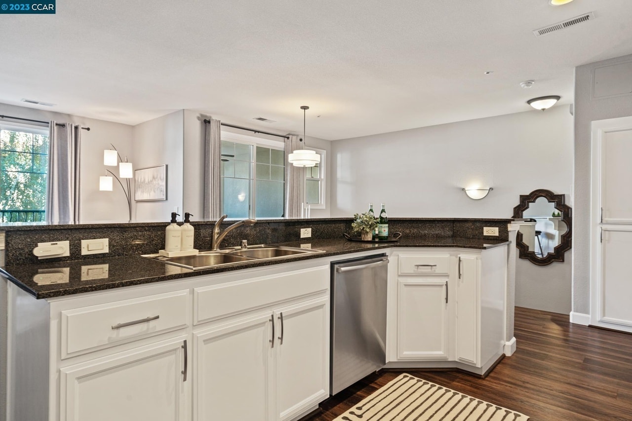 Kitchen - 4323 Clarinbridge Cir