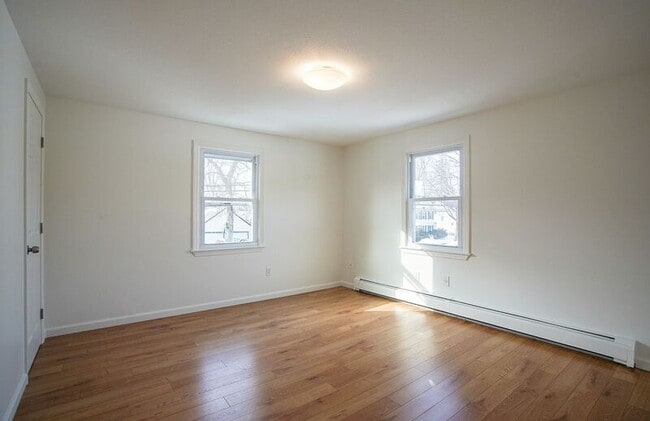 Building Photo - 29 Crown St