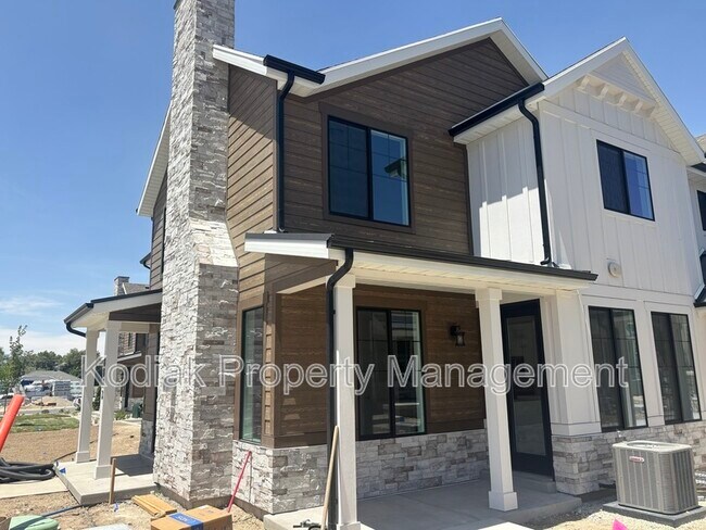 Building Photo - 8812 Cys Park Ln