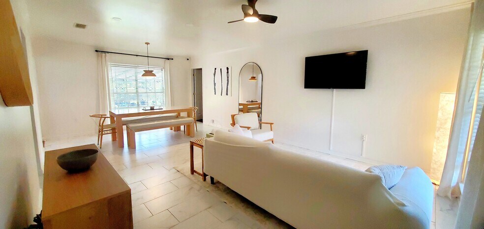 Living/Dining Area - 9058 Baker Dr