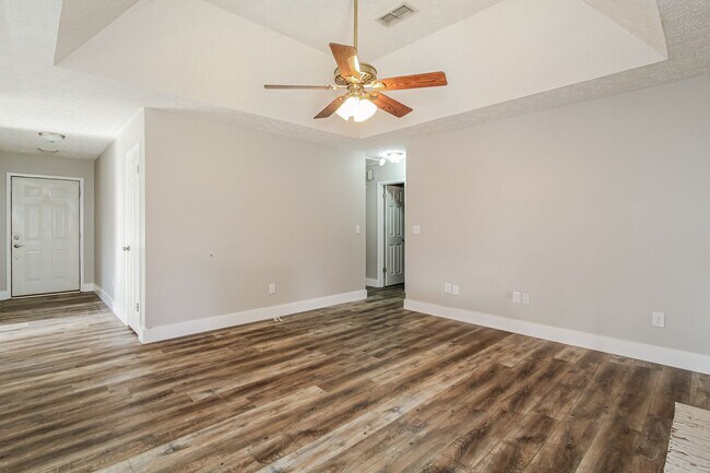 Building Photo - 95 Oakwood Dr