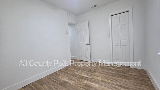 Building Photo - 2704 Homer Cir