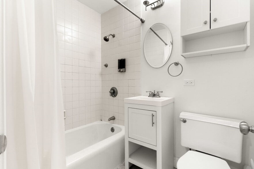 Building Photo - 354 Marlborough St