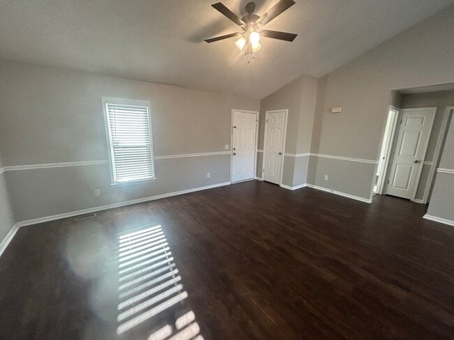 Building Photo - 207 Coronado Rd