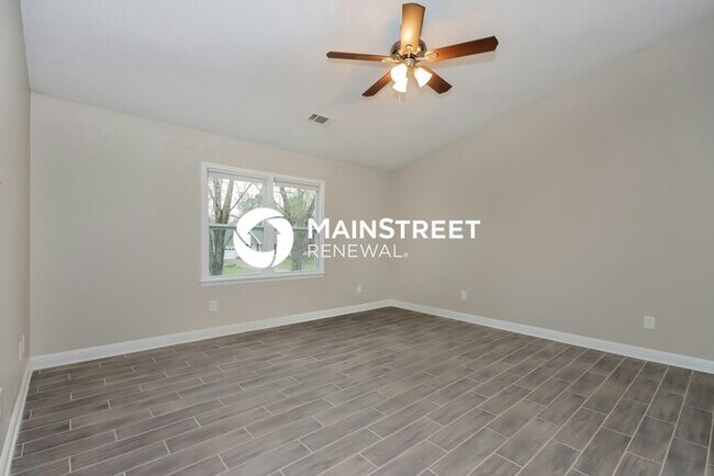 Building Photo - 3 Bedroom Pet-Friendly Home in Mooresville...