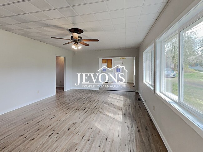 Building Photo - Jevons Property Management Presents 3 Bedrooms, 2.5 Bathrooms Two-Story Single-Family Home in New...
