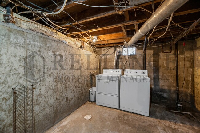 Building Photo - 601 N Pershing St