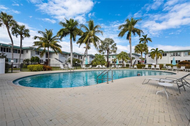 Building Photo - 180 Isle of Venice Dr