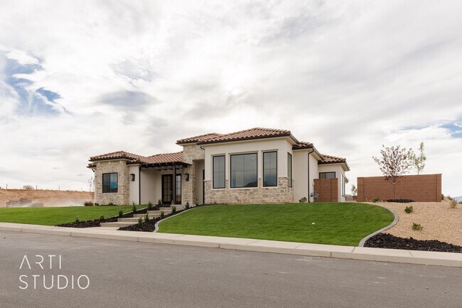 Building Photo - Beautiful Fully Furnished 3 bedroom, 2.5 B...