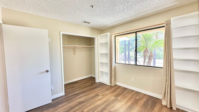 Building Photo - Wonderful Single Story Ranch Style Home on Sprawling Country Property in Vista!