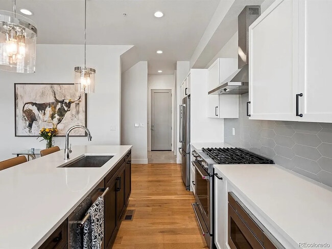 Building Photo - 5469 S Curtice St