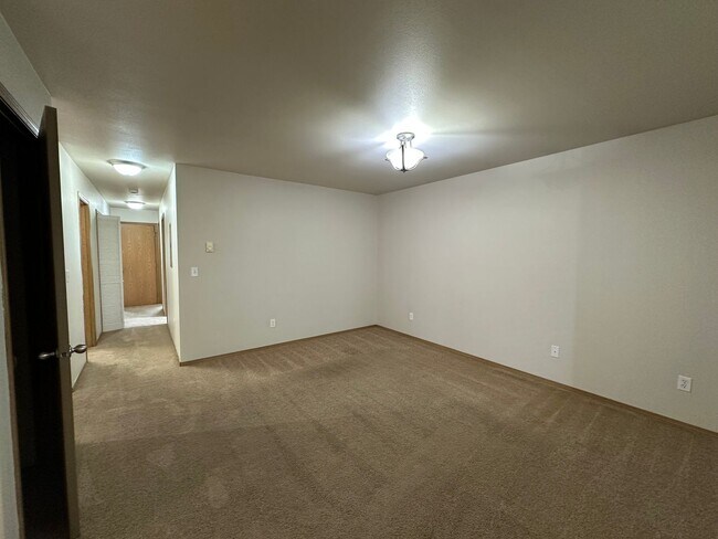 Building Photo - 5752 Legoe Ave