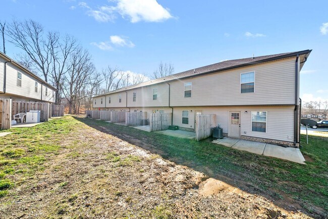 Building Photo - 292 Smithson Ln