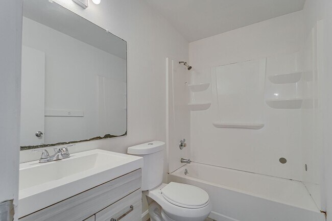 Building Photo - 4418 White Ln