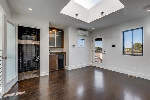 Building Photo - 4418 Holland Ave