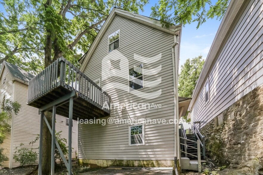 Building Photo - 2558 Ring Pl