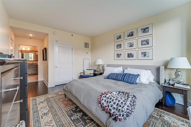 Building Photo - 1100 Maxwell Ln