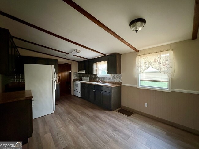 Building Photo - 101 Peach Rd