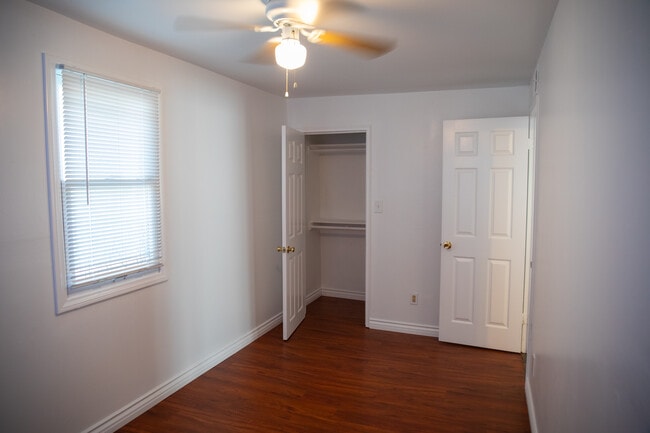 Building Photo - 137 25th St