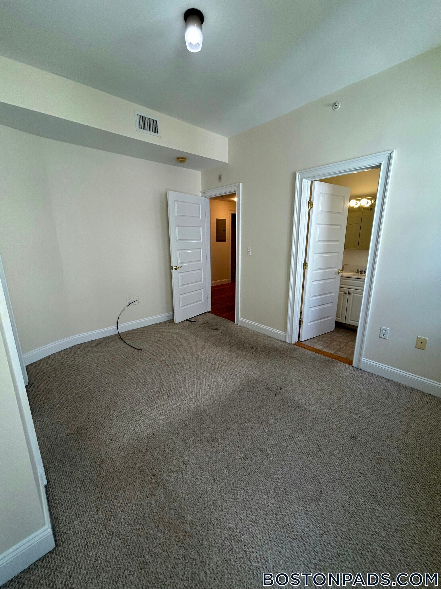 Building Photo - 55 Ashford St