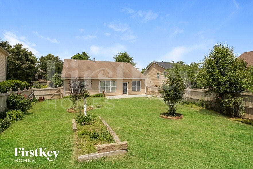 Building Photo - 30 Horseshoe Ln