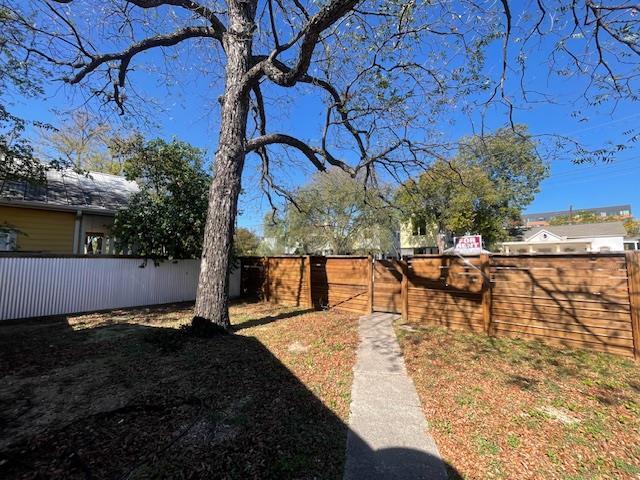 Building Photo - 1113 E 3rd St