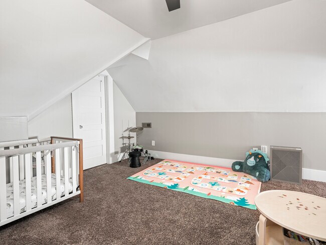 Building Photo - 622 N Hamilton Ave