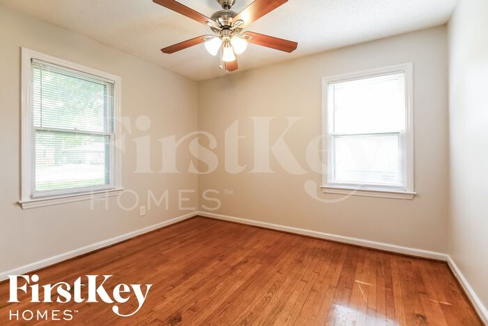 Building Photo - 10110 Hillcrest Rd